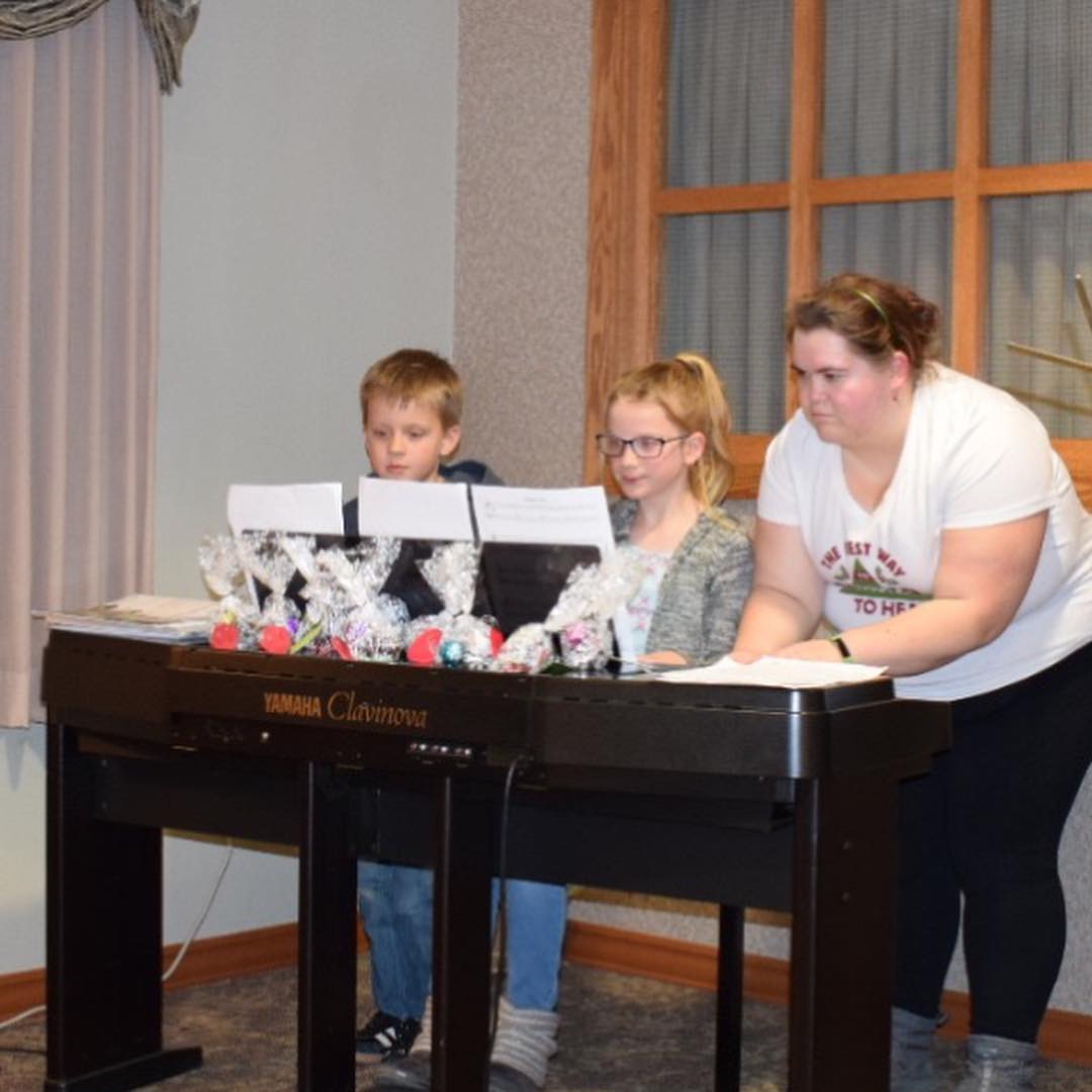 Graham, Abby, and Chrissy are “Jingle Bell Rock”-ing away in a piano trio!